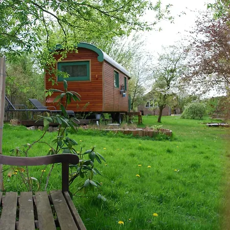 Bed and breakfast Roulotte Ravel-emoi Insolite De Charme