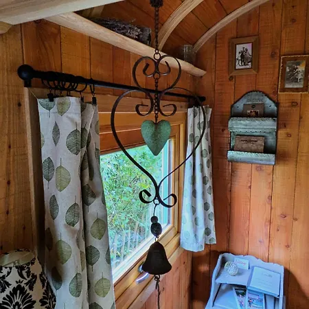 Roulotte Ravel-emoi Insolite De Charme 住宿加早餐酒店 Ramillies