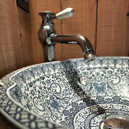 Roulotte Ravel-emoi Insolite De Charme 住宿加早餐酒店 3*