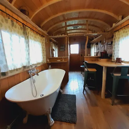 Roulotte Ravel-emoi Insolite De Charme 住宿加早餐酒店 3*